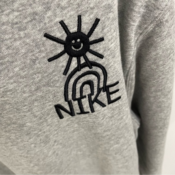Nike NSW Classic Fleece Sweatshirt Heather Grey “Have A Nice Day” Unisex Fit 23 - Picture 5 of 9